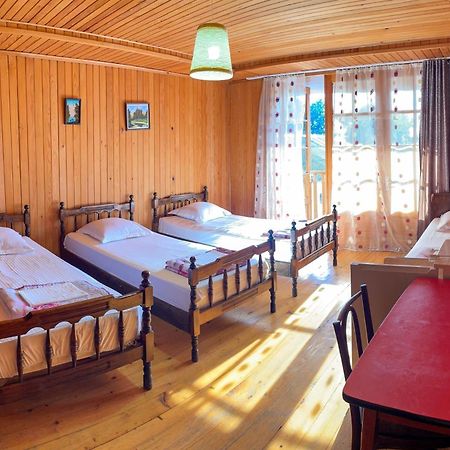 Guesthouse On Agmashenebeli 328 كوبوليتي المظهر الخارجي الصورة