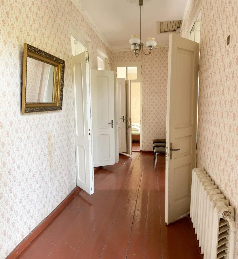 Guesthouse On Agmashenebeli 328 كوبوليتي المظهر الخارجي الصورة