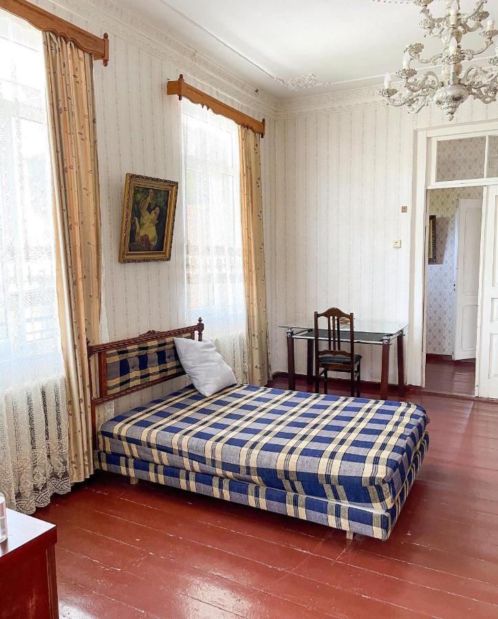 Guesthouse On Agmashenebeli 328 كوبوليتي المظهر الخارجي الصورة